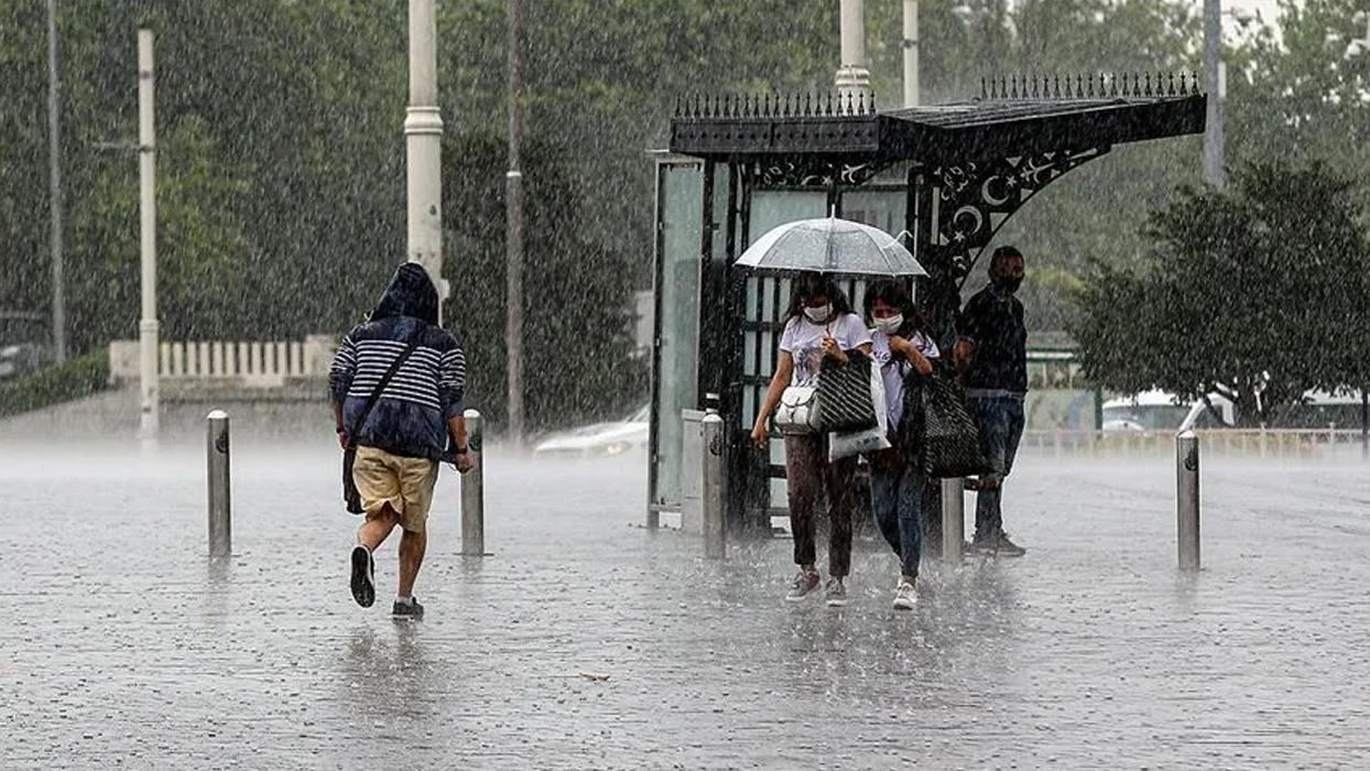 Meteoroloji o illeri uyardı: Kuvvetli sağanak ve fırtına geliyor