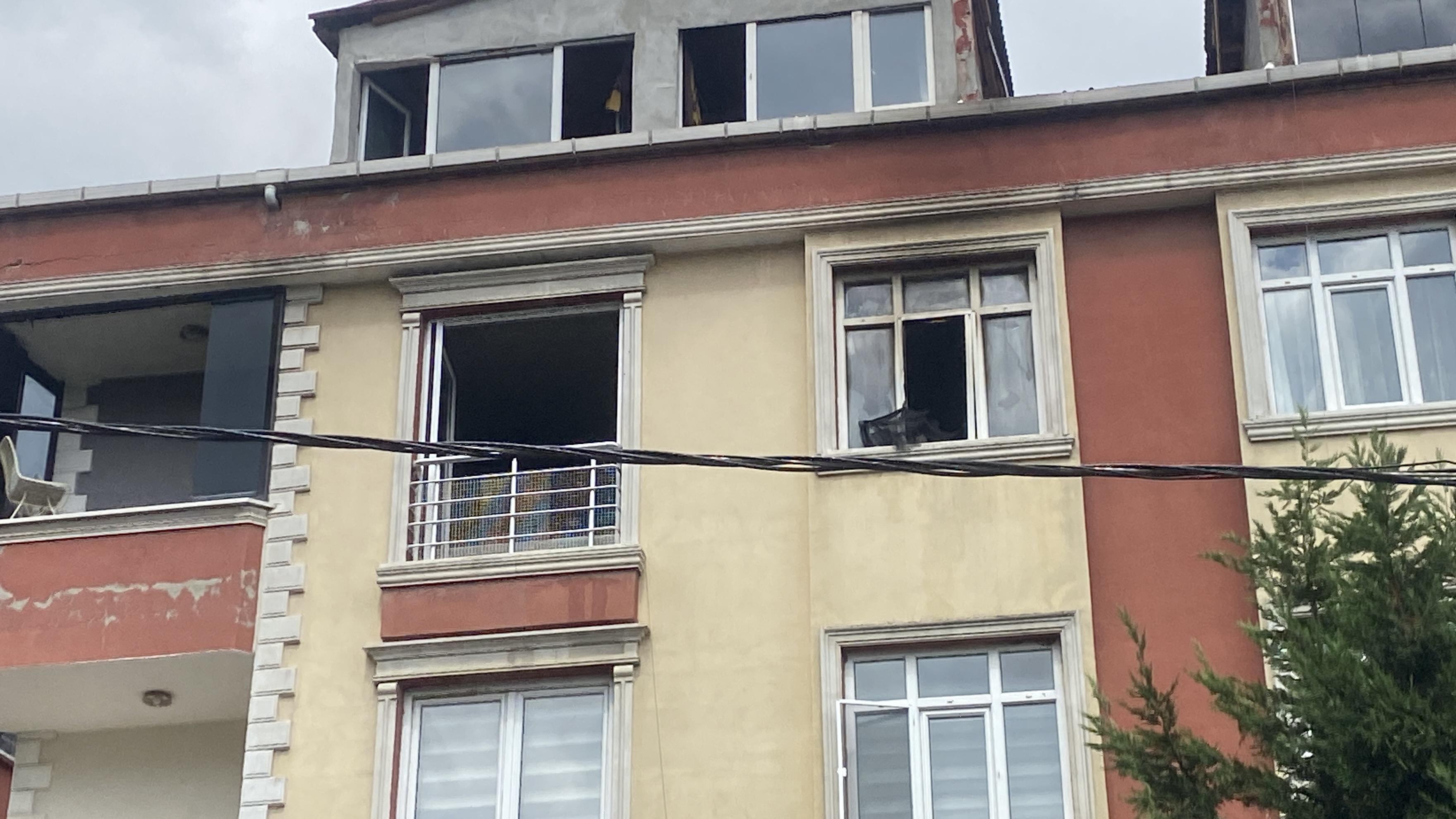 Sultangazi'de korku dolu anlar! Çocuk odasında başlayan yangın tüm daireyi sardı