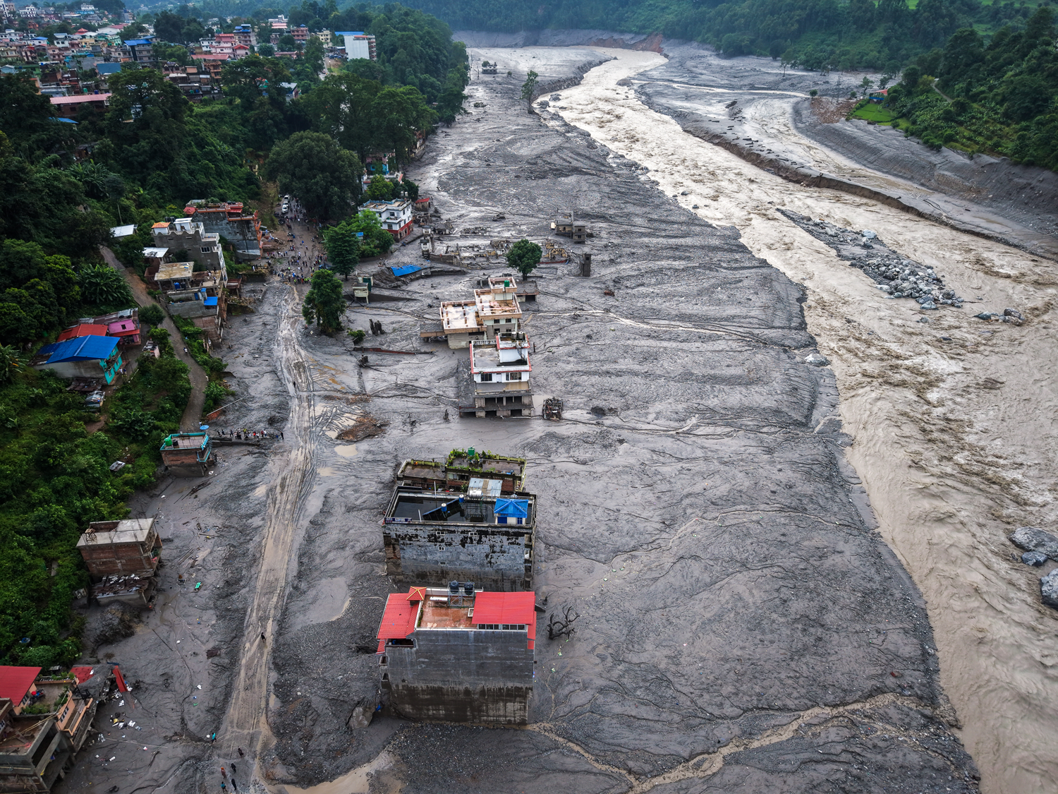 Nepal'de sel felaketi: Ölü sayısı yükseldi
