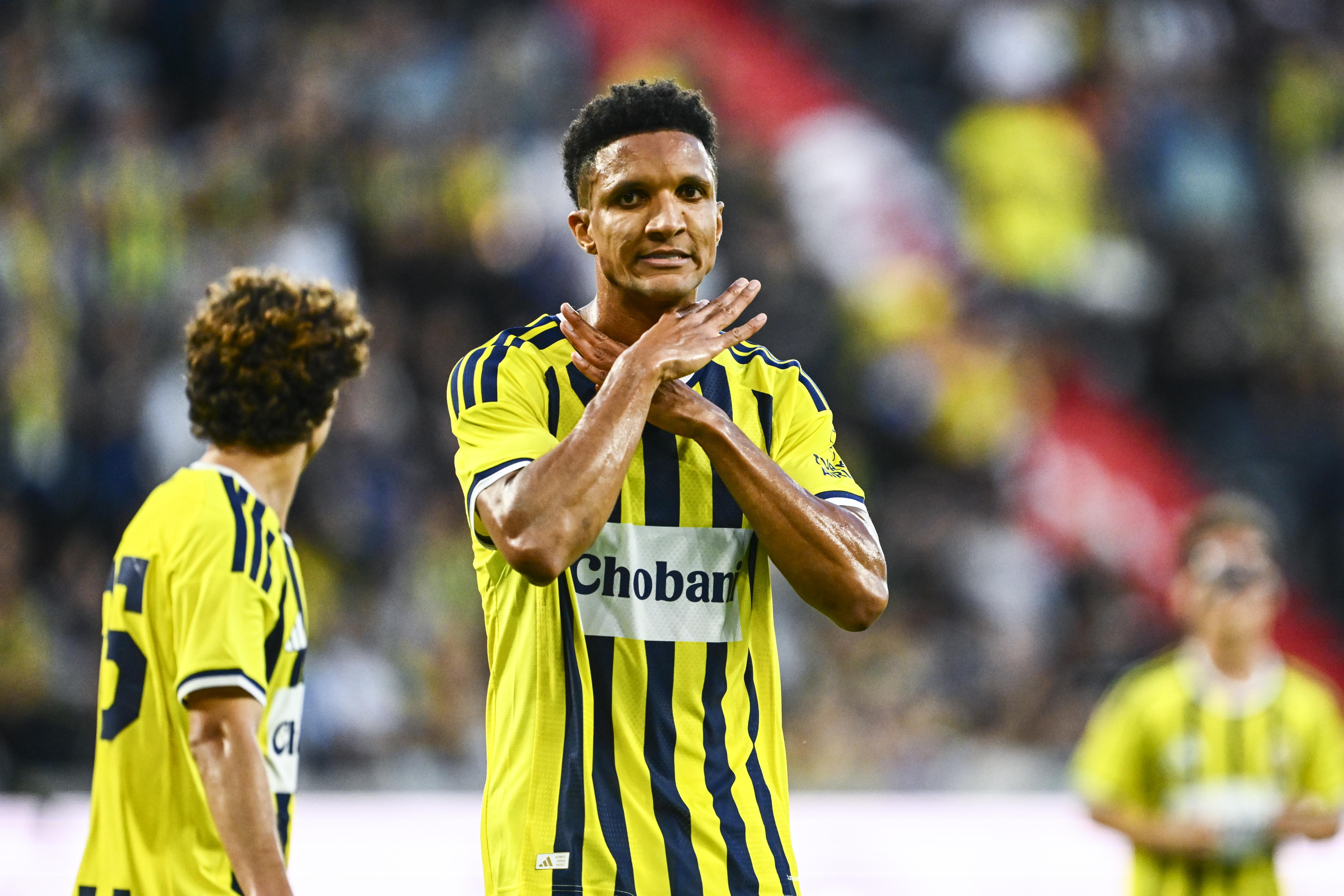 Yıldız oyuncuya sürpriz talip... Fenerbahçe'de yaprak dökümü