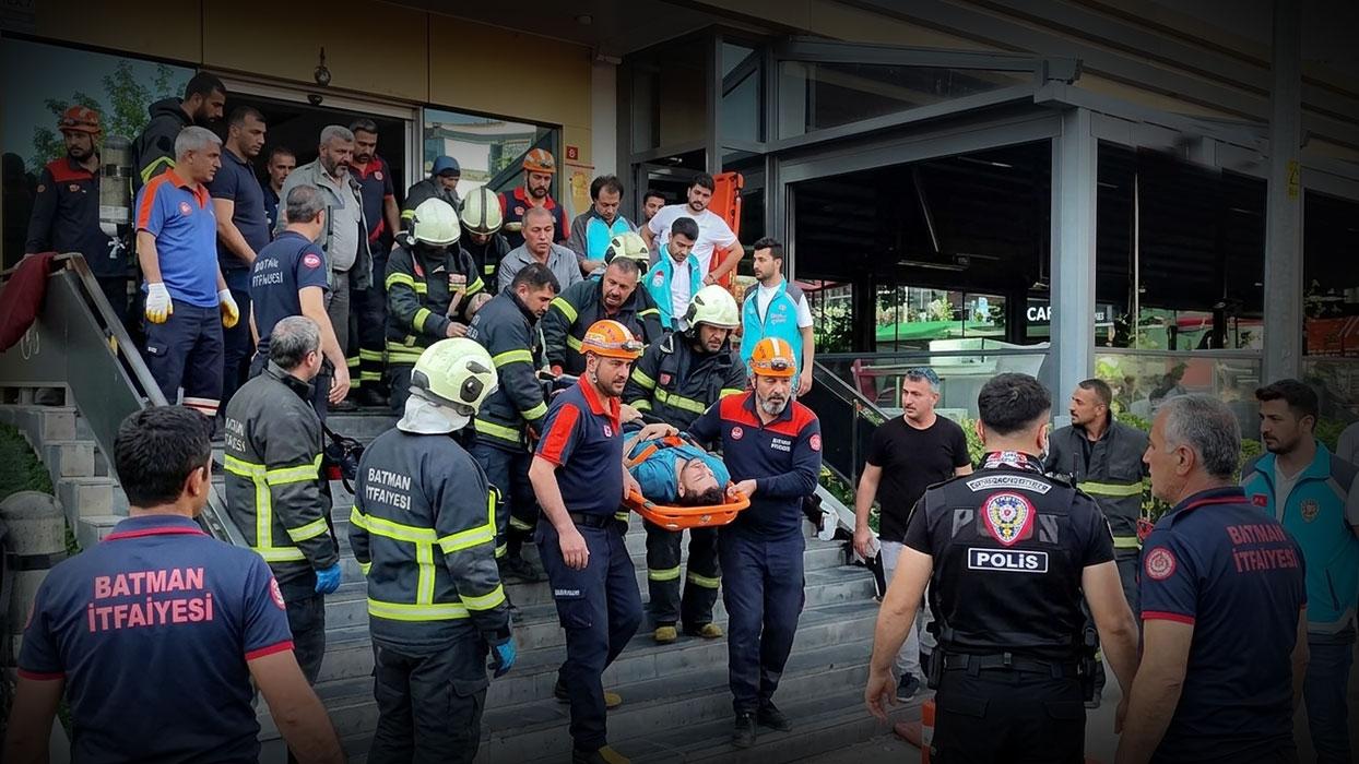 Batman'da spor salonunda yangın! 30 kişi mahsur kaldı