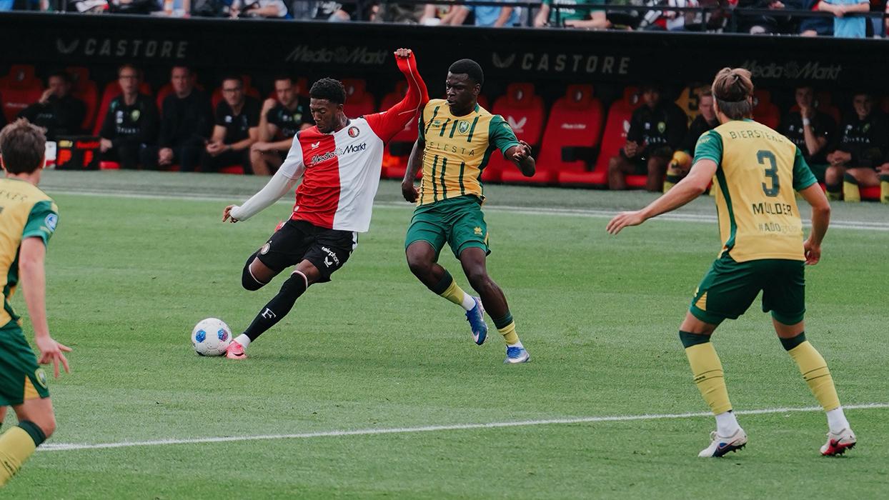 Galatasaray'ın rakibi Feyenoord puan kaybetti