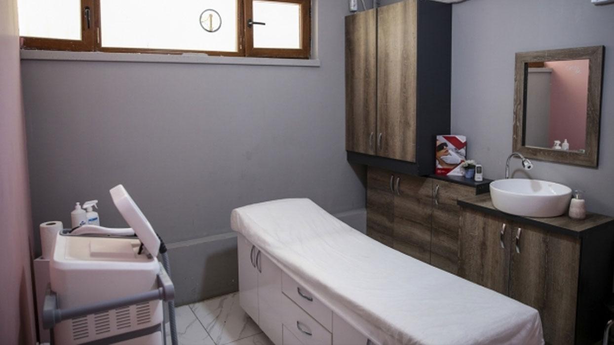 Müşterilerin görüntülerini çeken 'Rezalet Merkezi'nin faaliyetleri durduruldu
