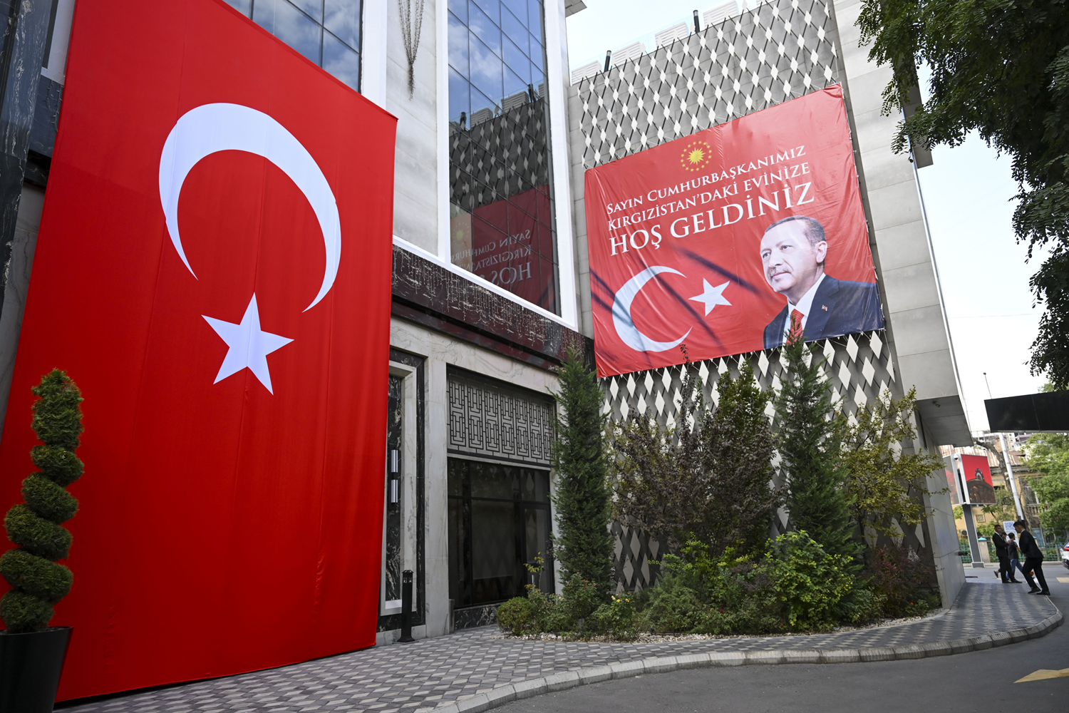Bişkek'te Cumhurbaşkanı Erdoğan'a Dombra sürprizi