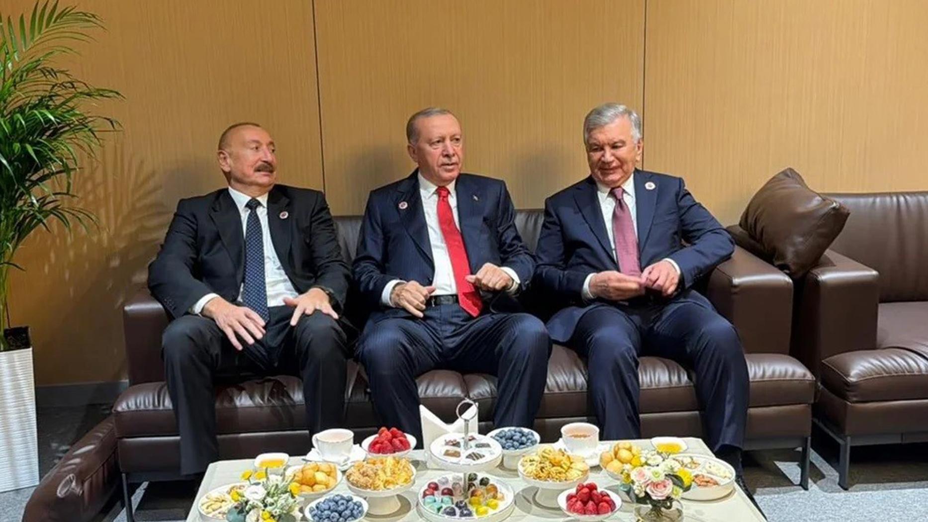 Cumhurbaşkanı Erdoğan Bişkek'te Aliyev ve Mirziyoyev ile bir araya geldi