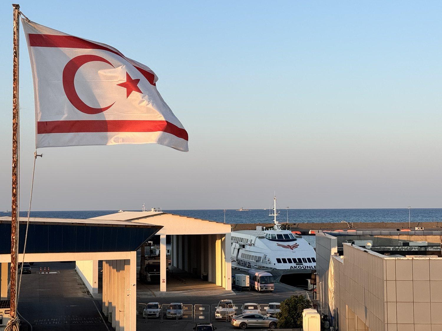 Gemi faciasının yaraları sarılıyor... Lefkoşa Büyükelçiliği kazazedeler için seferber oldu