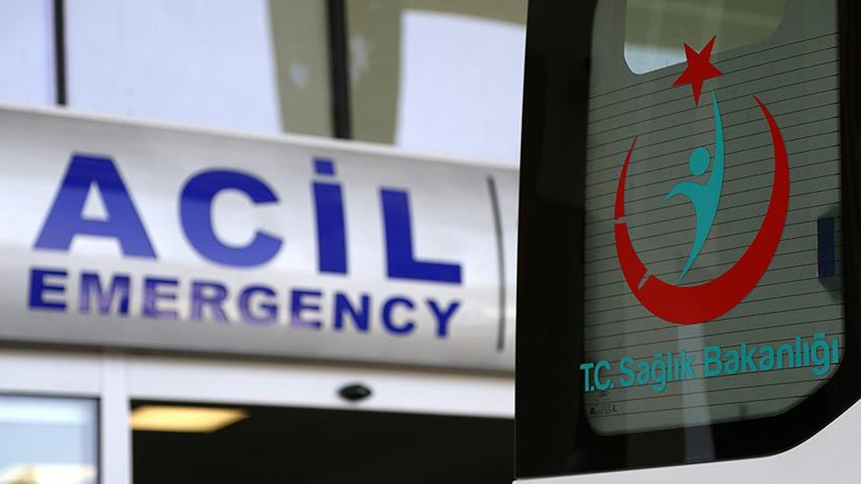 Mersin'de feci kaza: Otomobil seraya yuvarlandı, karı-koca hayatını kaybetti