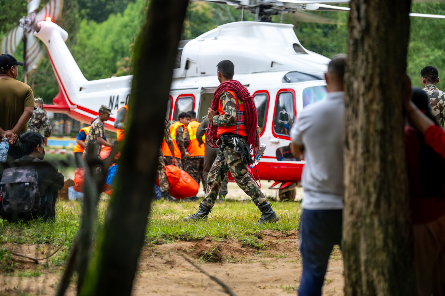 Sel değil felaket! Nepal'de hayatını kaybedenlerin sayısı 903'e yükseldi