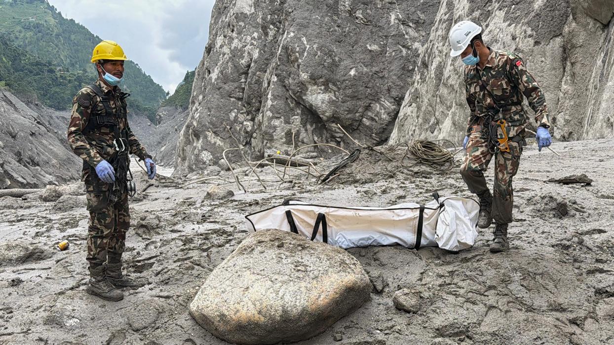 Bilanço her saat ağırlaşıyor! Nepal'de sel felaketi: 987 can kaybı