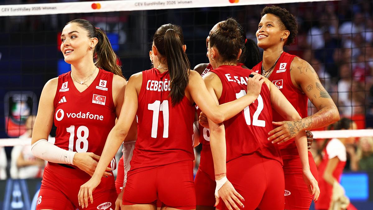 Haydi Filenin Sultanları'nın! Çeyrek final yolunda son maç