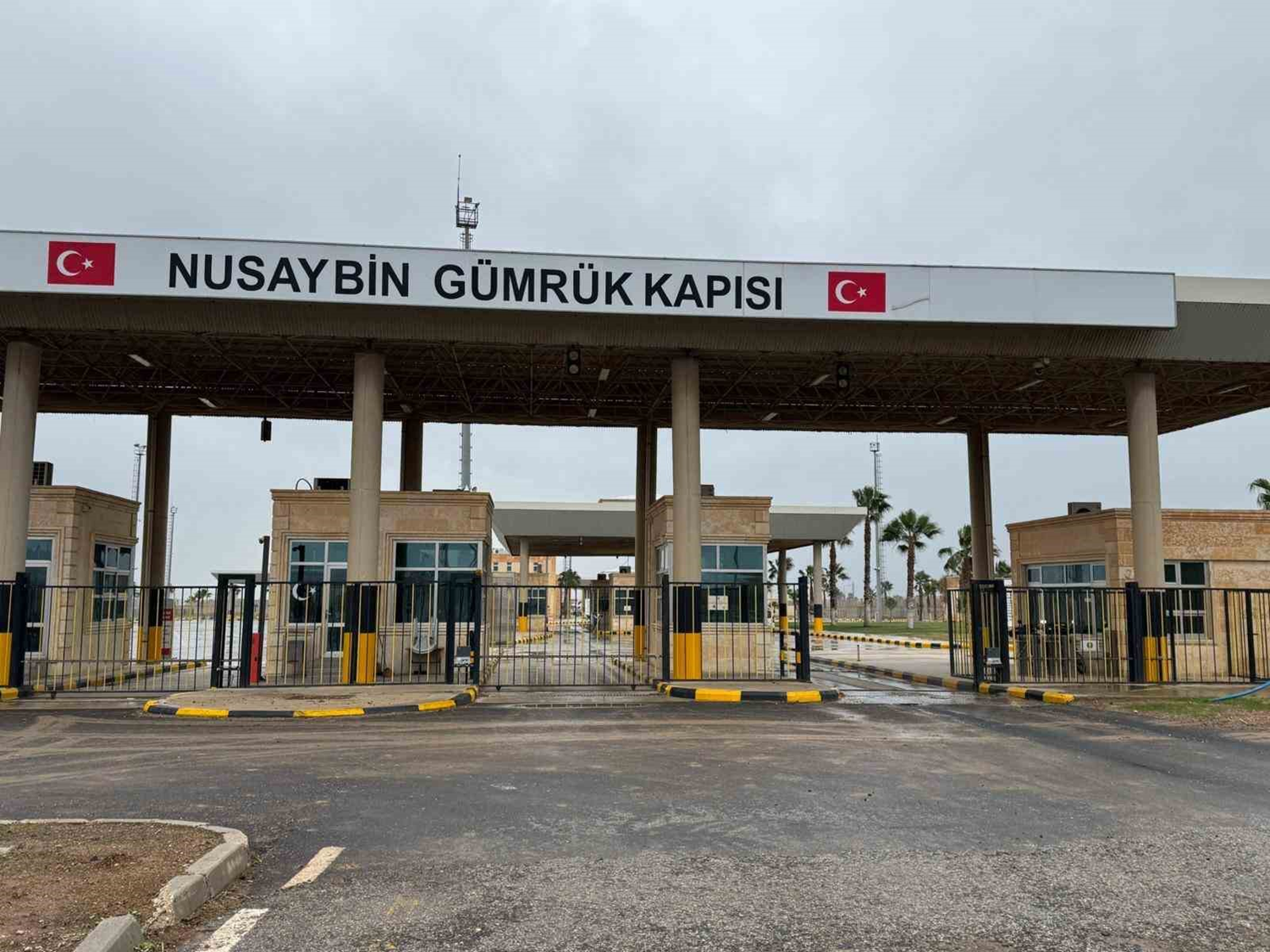 Nusaybin'de sınır kapısı heyecanı! Esnaf ve vatandaşlar dört gözle açılmasını bekliyor