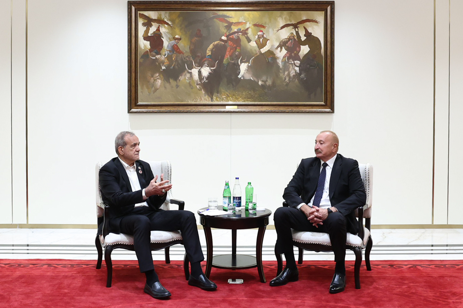 Zirvede Türkçe sohbet! Pezeşkiyan-Aliyev arasında 'su' diyaloğu izleyenleri gülümsetti