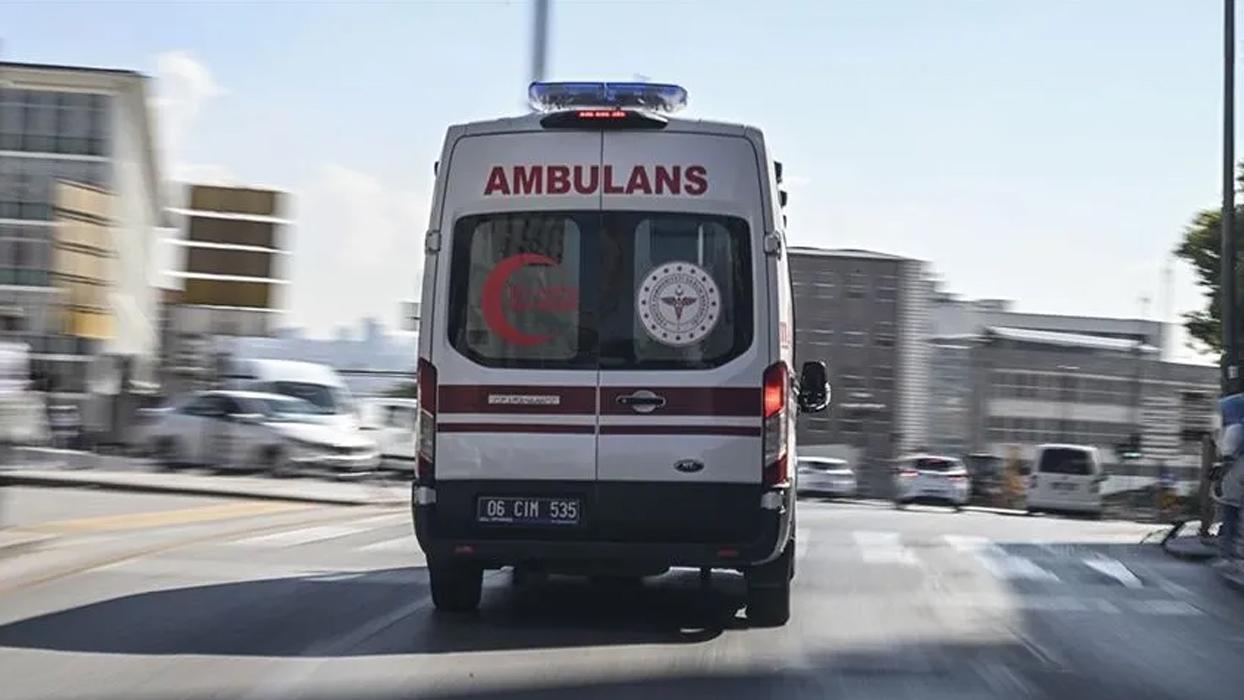 Başakşehir'de toprak kayması: Bir kişi göçük altında