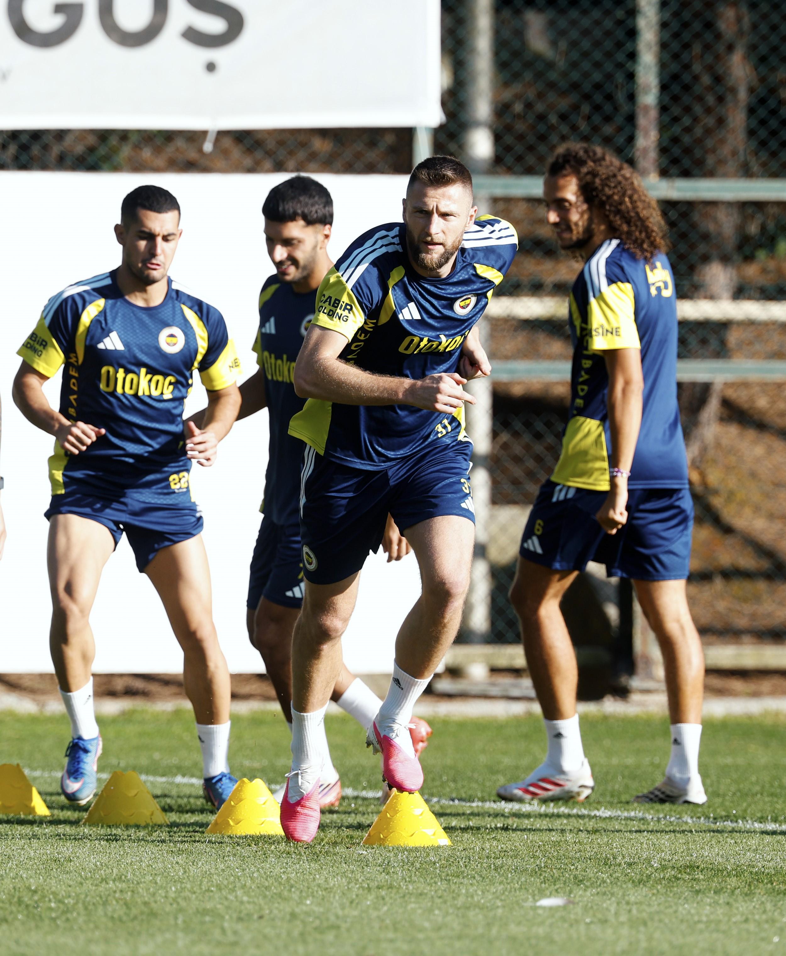 Fenerbahçe'de Beşiktaş mesaisi devam ediyor