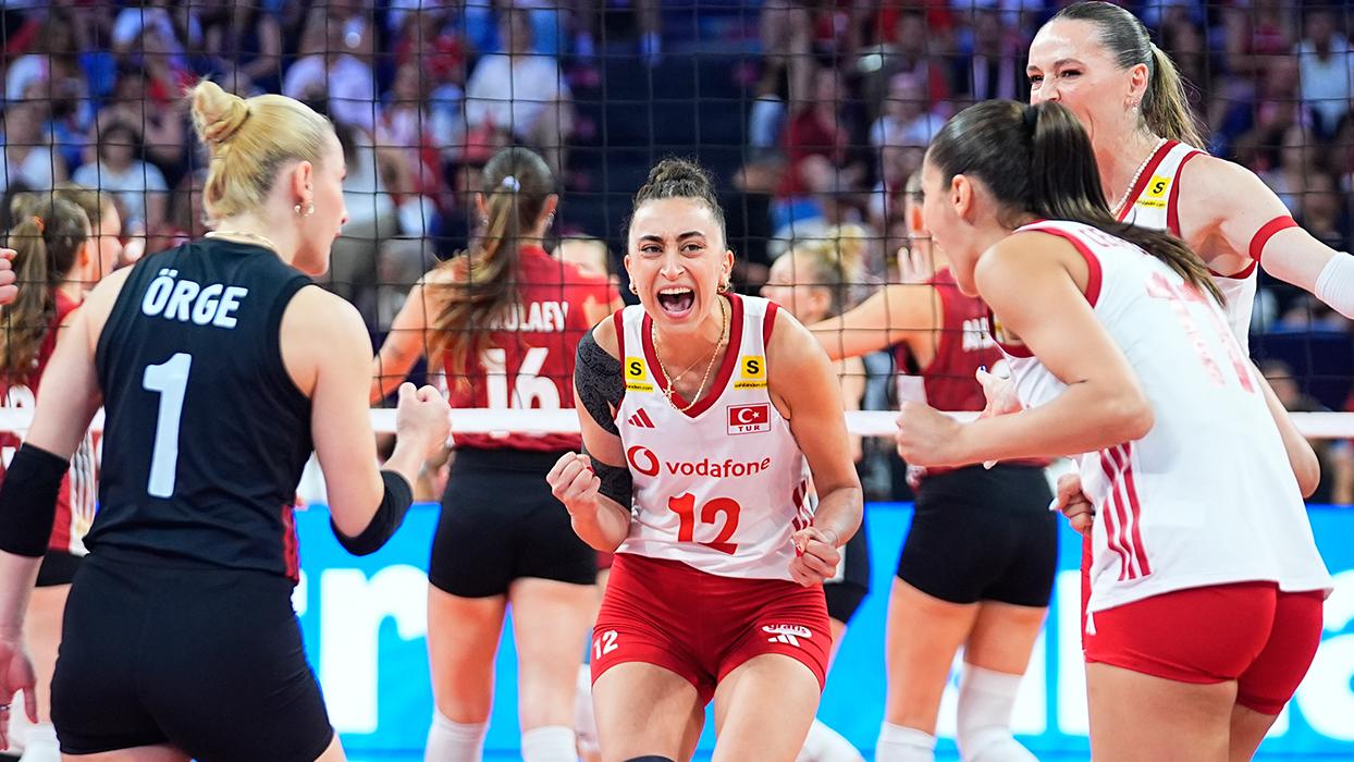 MAÇ SONUCU: Türkiye 3-1 Almanya