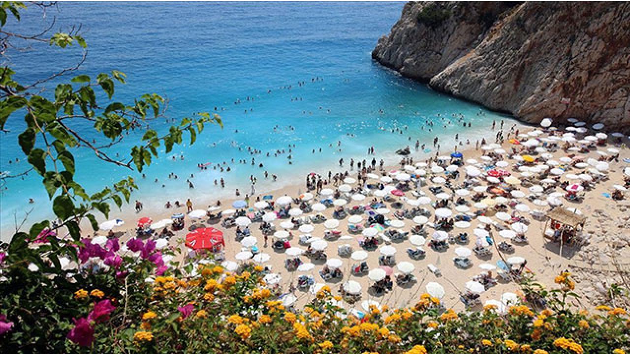 Türkiye'nin 6 aylık turizm geliri 25.7 milyar dolara ulaştı
