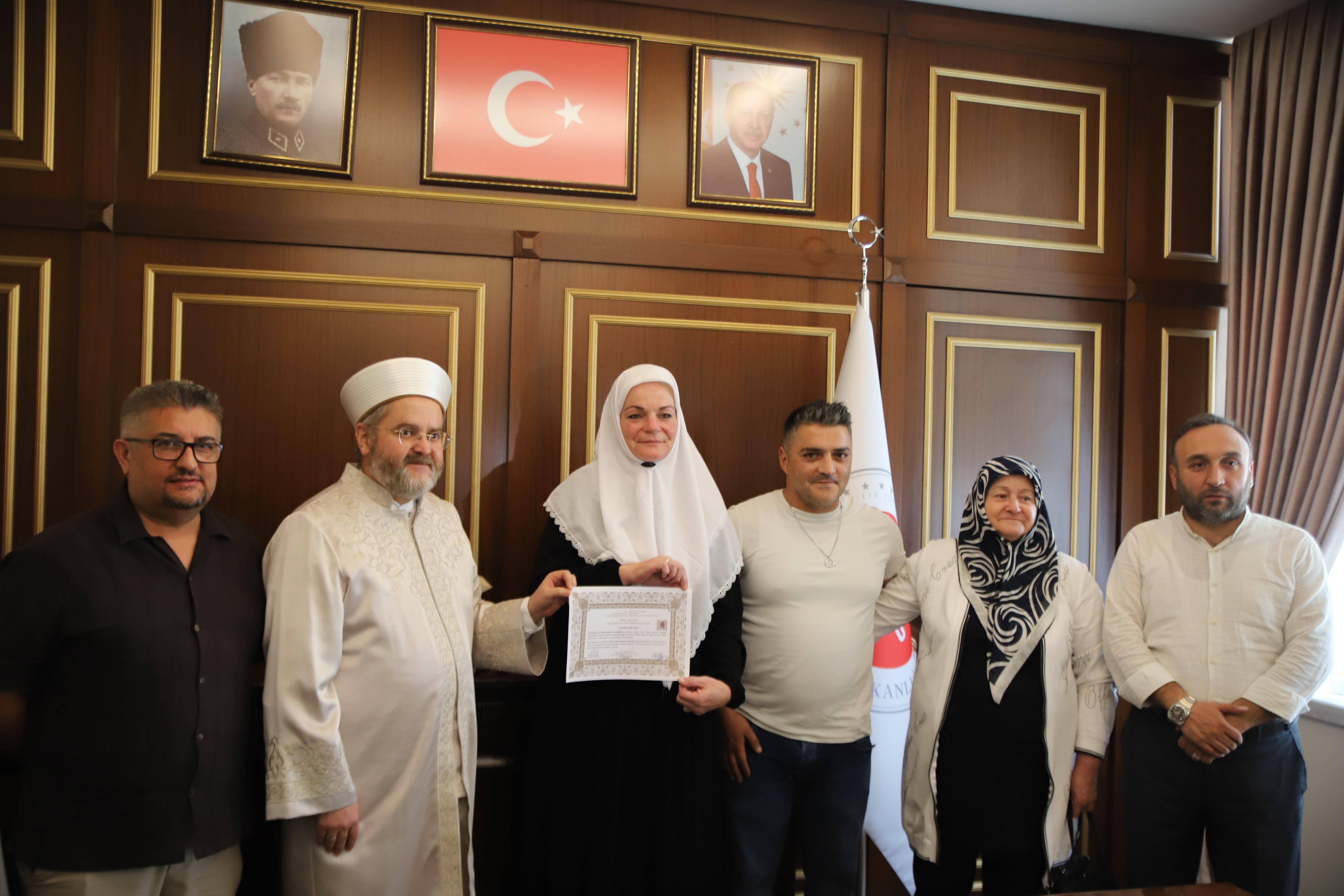 2. Abdülhamid'in kişiliğinden etkilendi, İslamiyet'i seçti