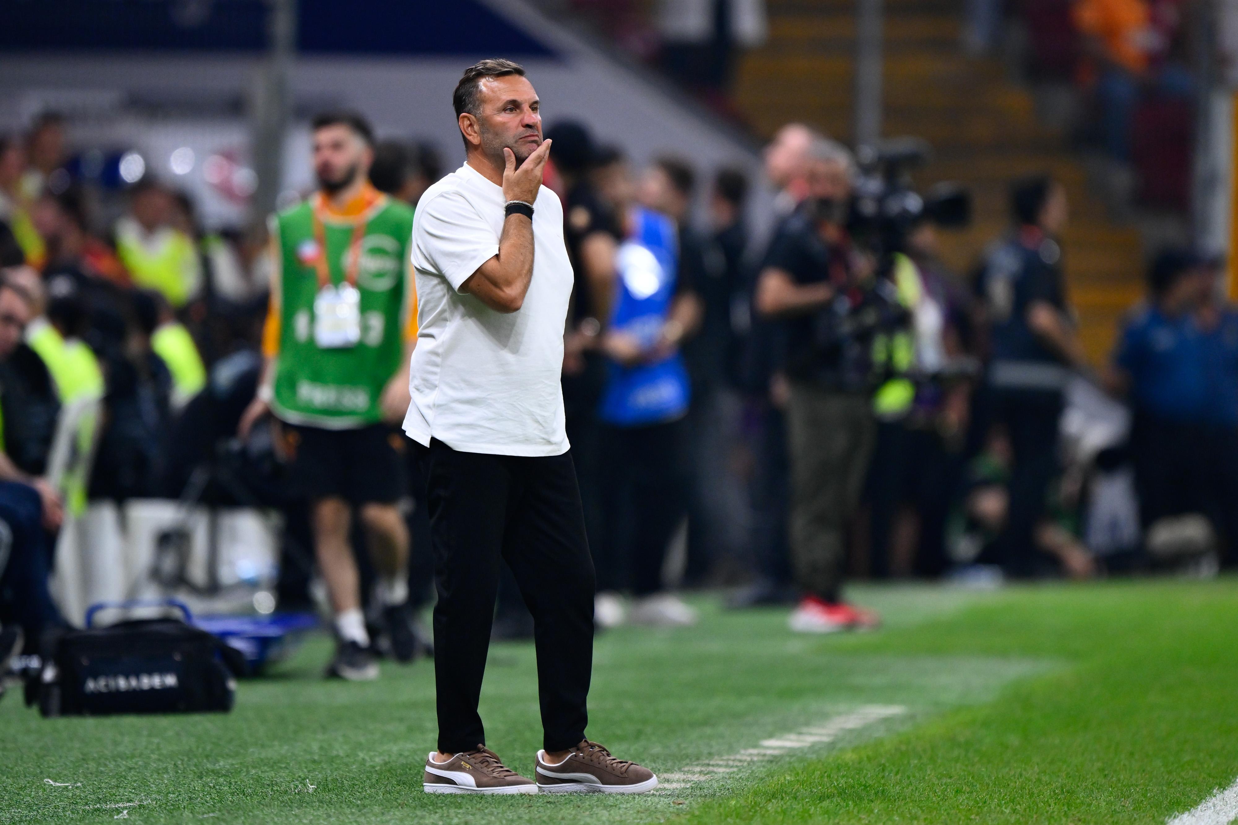 Okan Buruk'tan Leao ve Singo açıklaması