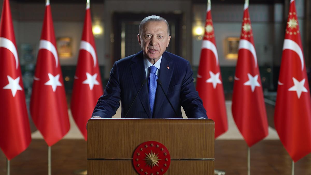 Başkan Erdoğan'dan ÖNDER camiasına çağrı: Hiçbir ayrım yapmadan gençliği bağrınıza basın