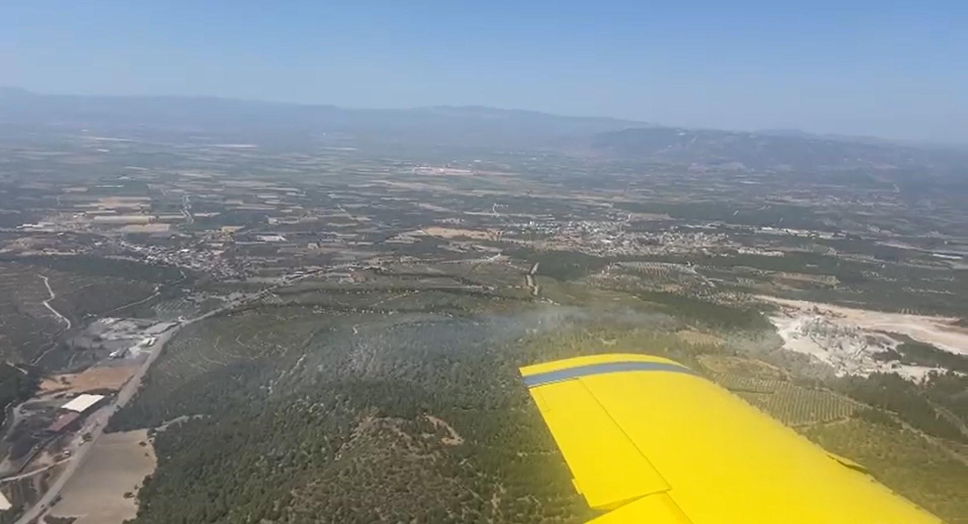 Manisa'da orman yangını! Havadan ve karadan yoğun müdahale