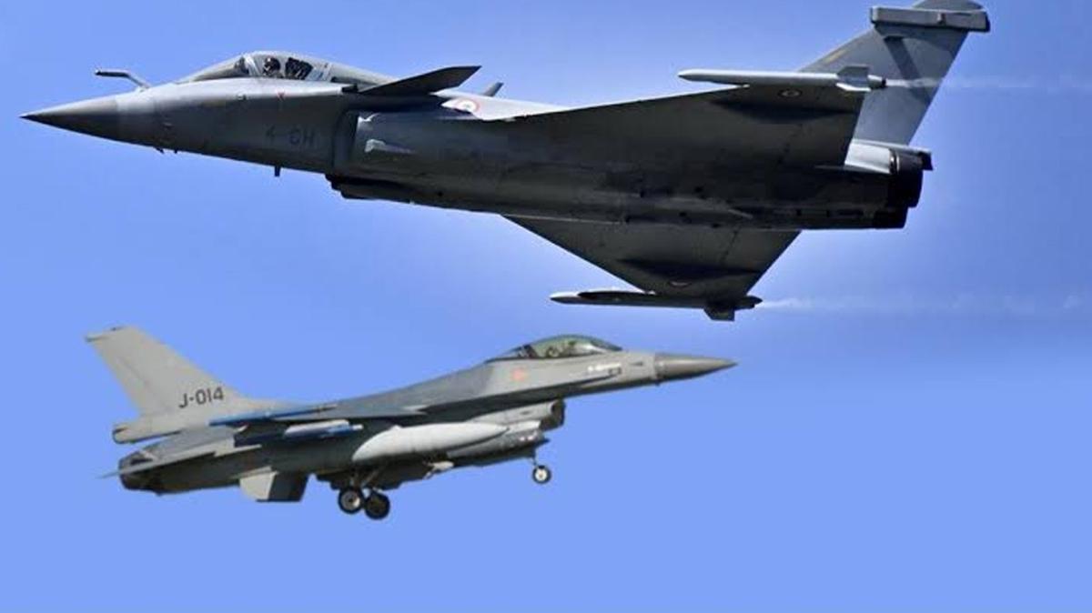 24 adet Rafale sava� u�a�� yola ��kt�