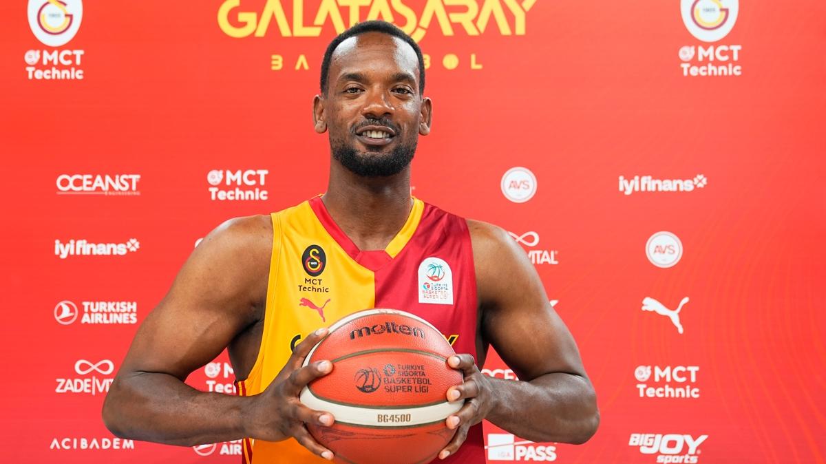 Dyshawn Pierre: Tak�m�m�z bu y�l �ampiyonluk i�in �ok fazla yetene�e ve f�rsata sahip