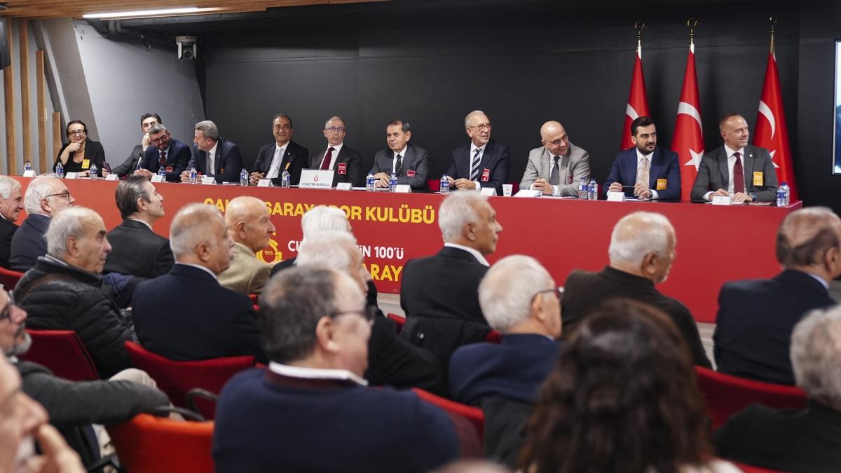 Galatasaray'da divan kurulu toplant�s� yar�n