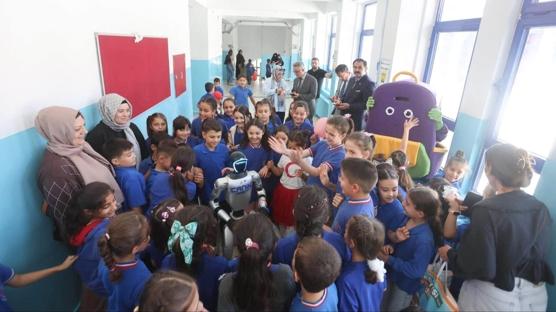 'N�fusa kay�tl� ilk robot' ilgi oda�� oldu