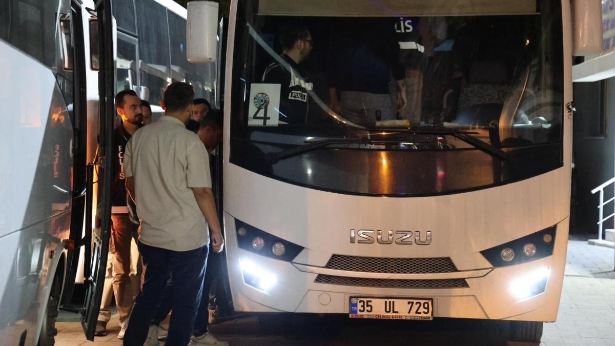 Seferihisar Belediyesinde r��vet operasyonu! 47 ��pheli adliyeye sevk edildi