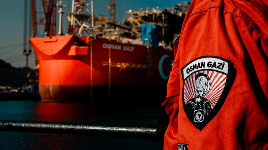 Karadeniz'de tarihi gün!                                                         Yüzer enerji kalesi Osman Gazi yola çıkıyor