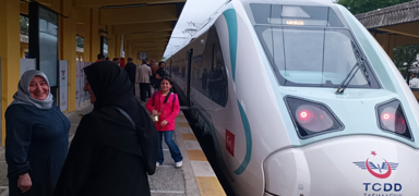 Bakan Karaismailoğlu'ndan milli elektrikli tren açıklaması