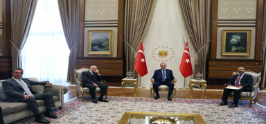 Cumhurbakan Erdoan, Bakan Kacr ve i insanlarn kabul etti