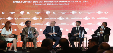 Almanya'da '15 Temmuz: Trkiye'nin Demokrasi Zaferi' konulu panel dzenlendi