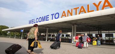 Antalya'da uakla gelen turist says yzde 21 artt