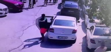 zmir'de elence mekann kurunlayan 2 pheli yakaland