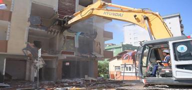 Tuzla'da iki riskli bana daha kentsel dnm kapsamnda ykld