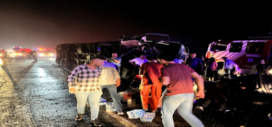 Denizli'de zincirleme trafik kazas: ok sayda l ve yaral var