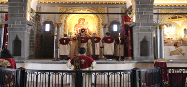 Surp Giragos Ermeni Kilisesi'nde isim gn ayini