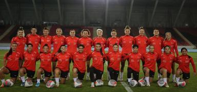 A Milli Kadın Futbol Takımı hazırlıklarını tamamladı