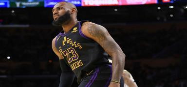 NBA'de LeBron James rekor krd, Lakers farkl kazand