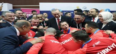 Bakan Erdoan, Down Sendromlu Futsal Milli Takm'n kabul etti