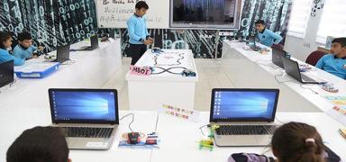 Trk renciler, yapay zeka temal Bilgisayar Bilimleri Haftas'nda e zamanl kodlama yapacak