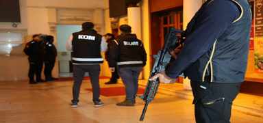 Adana Bykehir Belediyesi'ne ihaleye fesat kartrma ve rvet operasyonu: ok sayda gzalt var