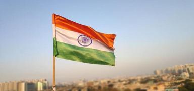 Hindistan'da 49 milletvekilinin meclise katılımına engel