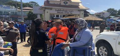 Tayland'da 70 yolcu tayan feribot batt! Faciadan son anda dnld