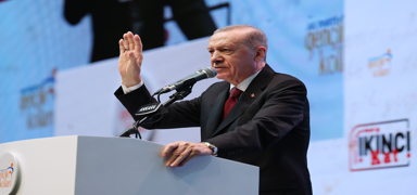 Cumhurbakan Erdoan: Terristle ayn dili konuan terrist gibi muamele grr