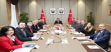 Cumhurbakan Yardmcs Ylmaz, OSTM OSB ile SETBR ynetim kurulu yelerini kabul etti