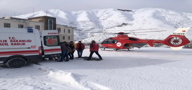Van'da derek yaralanan kadn ambulans helikopterle hastaneye ulatrld