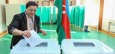 Azerbaycan, cumhurbakan seimlerine 7 aday ile gidiyor