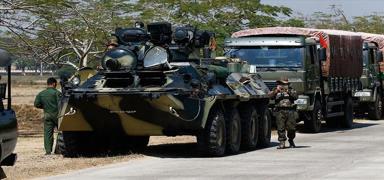 in arabuluculuk yapt! Myanmar'da ordu ile silahl gruplar atekese vard